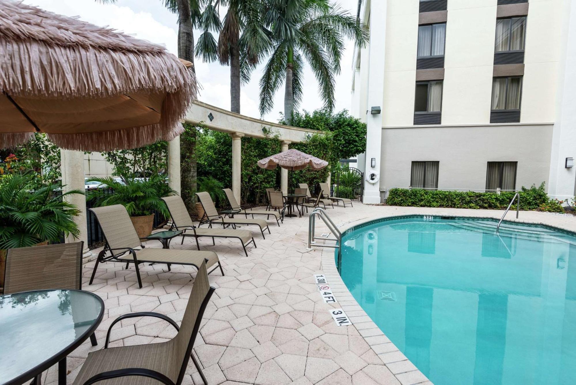 Hampton Inn Boca Raton Bagian luar foto