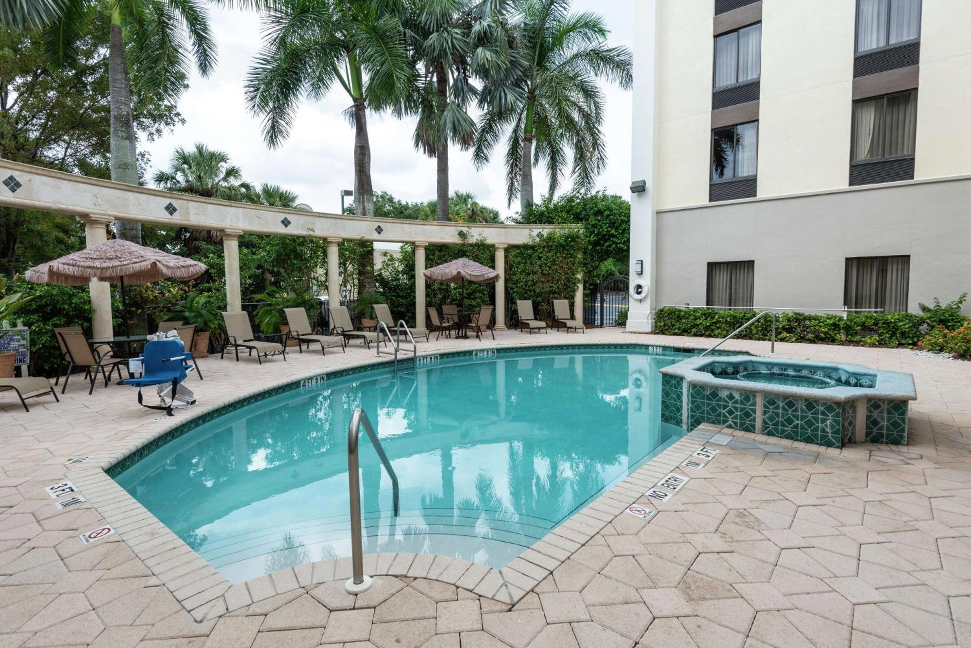 Hampton Inn Boca Raton Bagian luar foto