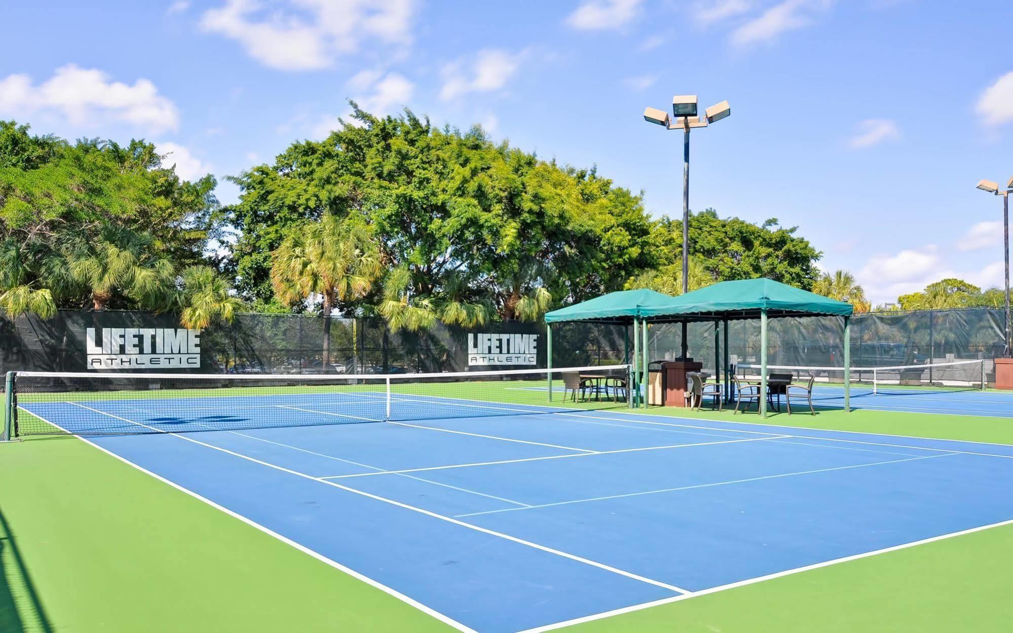 Hampton Inn Boca Raton Bagian luar foto